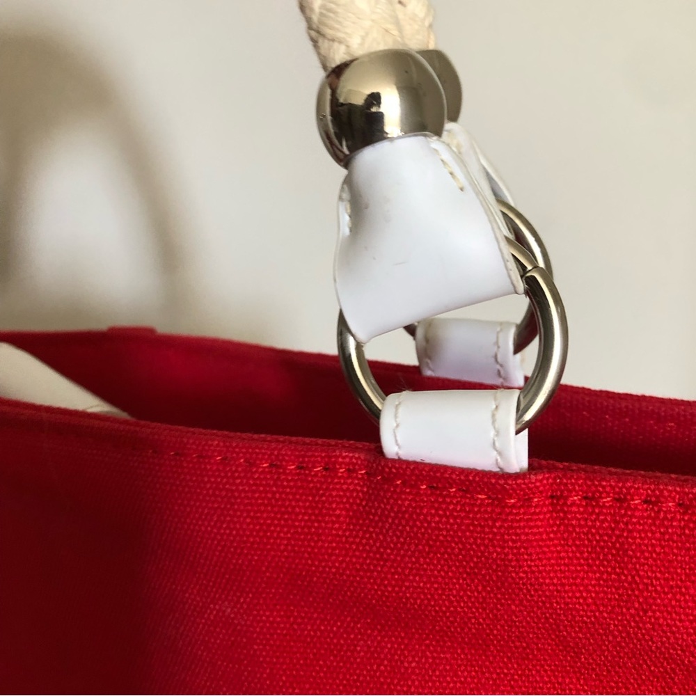Red Display Handbag - Picture 4 of 7
